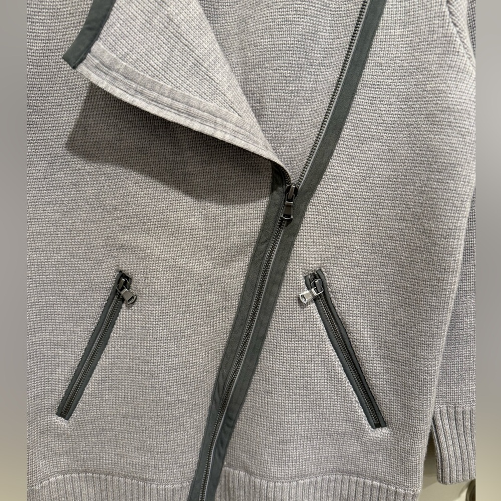 Club Monaco Gray Ribbed Knit Sweater - Picture 3 of 7
